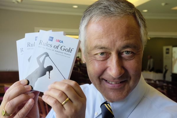 David Bonsall, Chairman Rules of Golf Committee the R&A with the 2016 Rules of Golf at Pennant Hills Golf Club