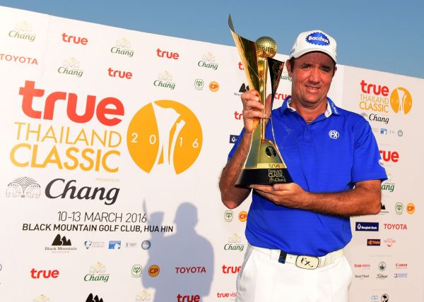 HUA HIN - THAILAND – Scott Hend of Australia pictured with the winner’s trophy on Sunday March 13, 2016 during the final round of the True Thailand Classic presented by Chang at Black Mountain Golf Club, Hua Hin, Thailand. A USD$ 1.75 million event co-sanctioned with the European and Asian Tour. Picture by Paul Lakatos/Asian Tour.