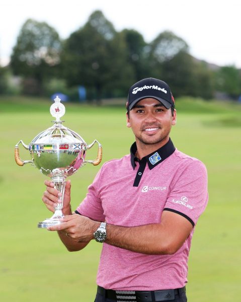 Jason Day with the Canadian Open trophy (Getty)