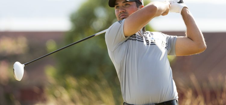 Jason Day battles vertigo, leads US Open