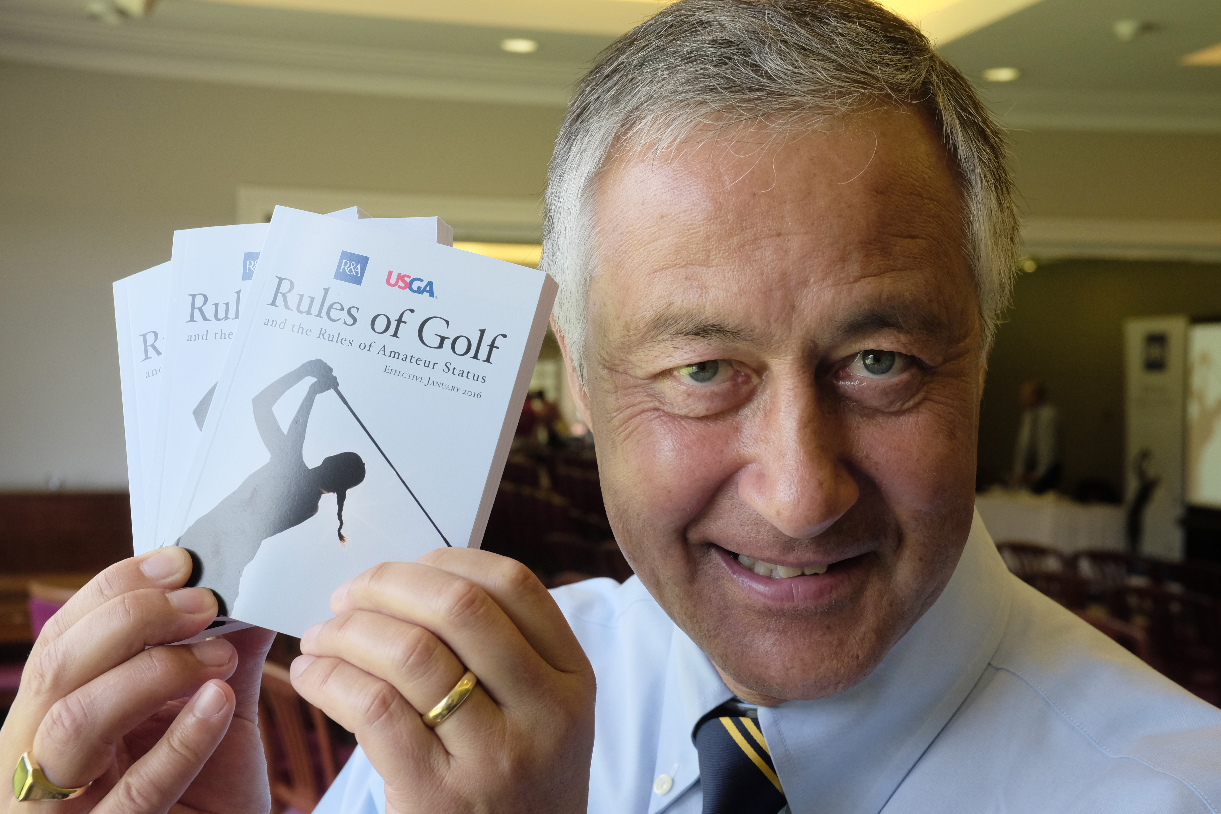 3.1 David Bonsall, Chairman Rules of Golf Committee the R&A with the 2016 Rules of Golf at Pennant Hills Golf Club on