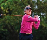 A salute to old golfers 