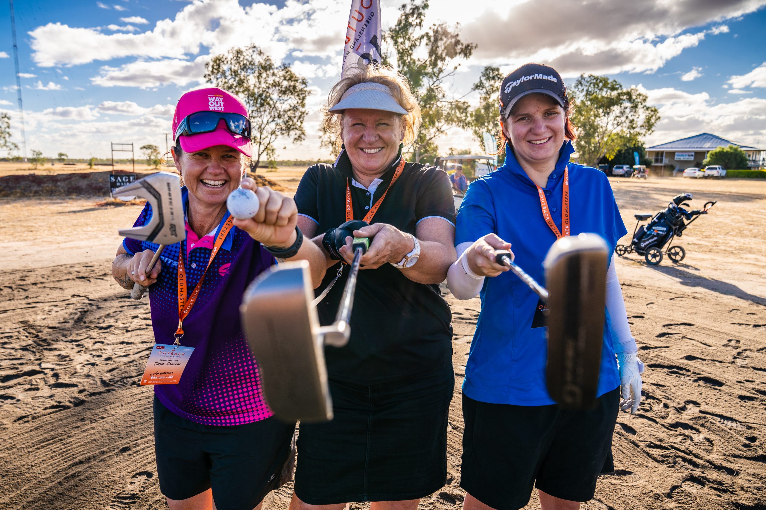 Golfing-fun-for-amatuers-and-first-time-hackers-at-the-Outback-Qld-Masters