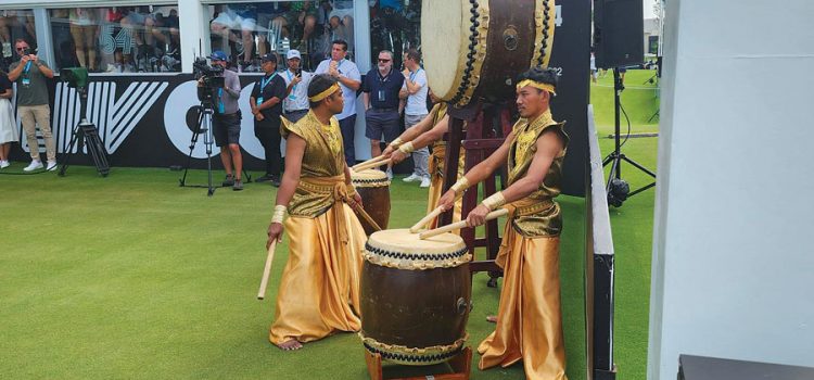 LIV-ing it up in the land of LOUD!