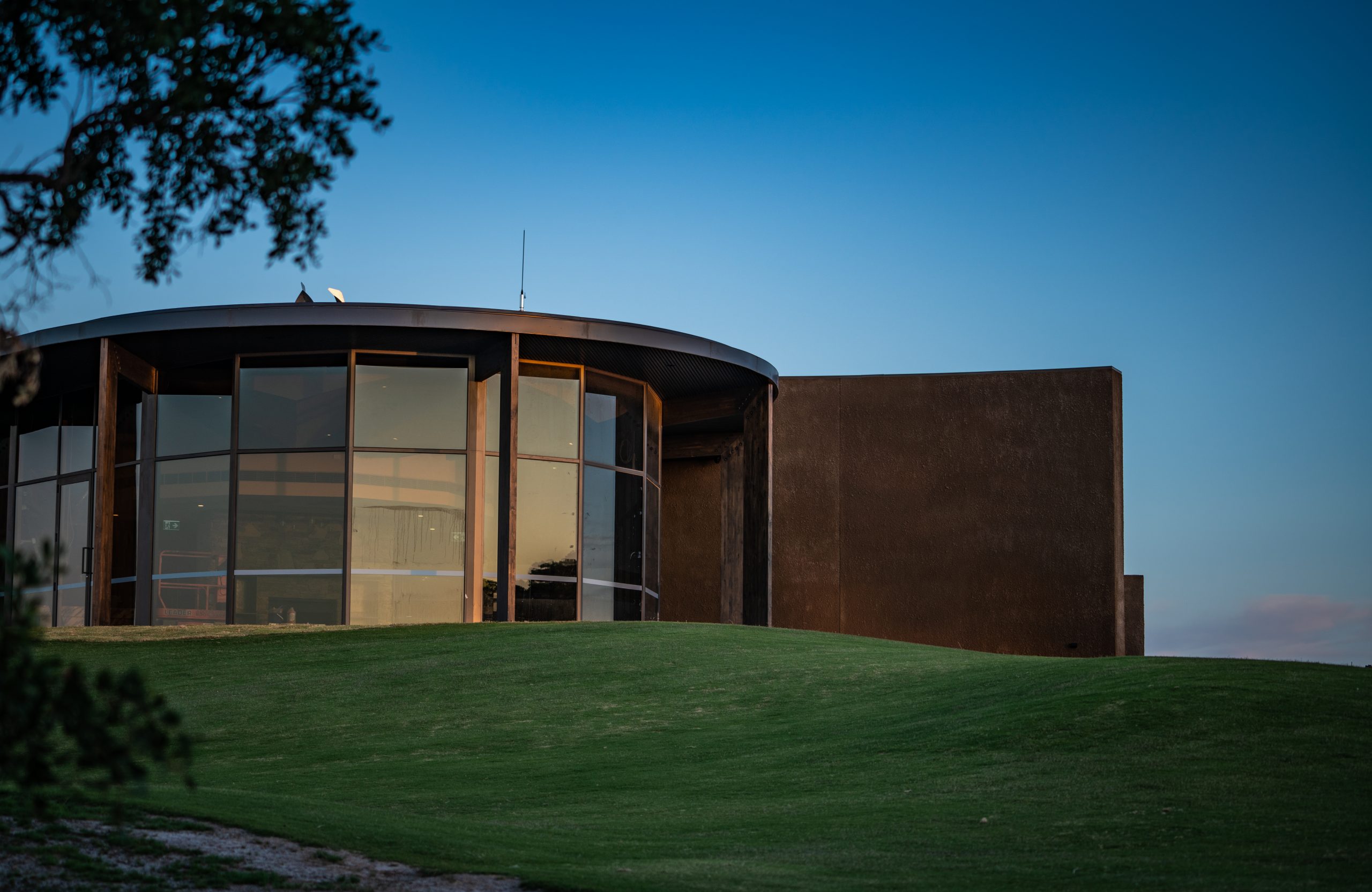 Lonsdale-Links-DEC-2020-HR-207