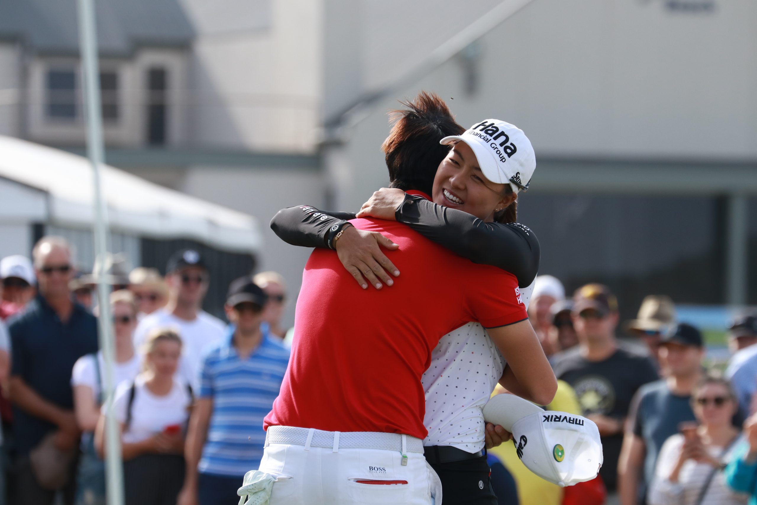 Minjee-Lee-hugging-Min-Woo-after-his-win-at-the-Vic-Open